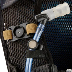 AIMANT ATTACHE TUBE POCHE A EAU SAC TRAIL ULTRA 15 L -Magasin De Sport aimant attache tube poche a eau sac trail ultra 15 l 2