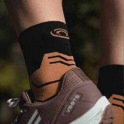 BV Sport Chaussettes TREK GR MID "LYOCELL" Noir/Marron -Magasin De Sport chaussettes trek gr mid lyocell noirmarron 3