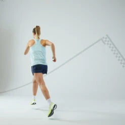 Débardeur Running Léger Femme - KIPRUN Run 900 Light Bleu Ciel -Magasin De Sport debardeur running leger femme kiprun run 900 light bleu ciel 3