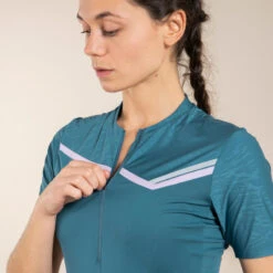 TEE SHIRT DE TRAIL RUNNING MANCHES COURTES ZIP FEMME BLEU 12 TEE SHIRT DE TRAIL RUNNING MANCHES COURTES ZIP FEMME BLEU -Magasin De Sport tee shirt de trail running manches courtes zip femme bleu 4