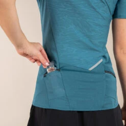 TEE SHIRT DE TRAIL RUNNING MANCHES COURTES ZIP FEMME BLEU 13 TEE SHIRT DE TRAIL RUNNING MANCHES COURTES ZIP FEMME BLEU -Magasin De Sport tee shirt de trail running manches courtes zip femme bleu 5