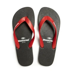 Tongs Pour Hommes, Rouges Avec Semelles Antidérapantes -Magasin De Sport tongs pour hommes rouges avec semelles antiderapantes 5